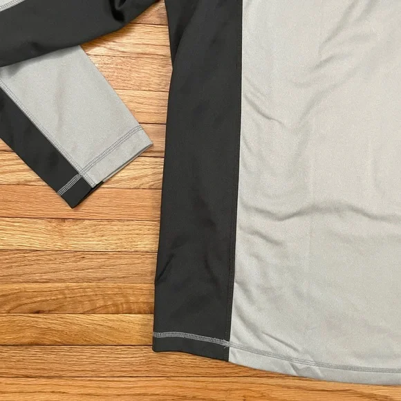 NORTH FACE Light Gray Pullover - Picture 9 of 13